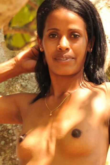 Black Negra Tetona erotic pic